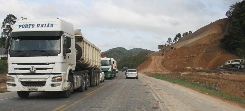 Em entrevista coletiva para a imprensa, Fiesc apresenta estudo sobre duplicação da BR-470