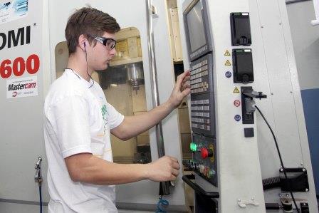 Estudantes de SC disputam vagas para torneio mundial de educação profissional