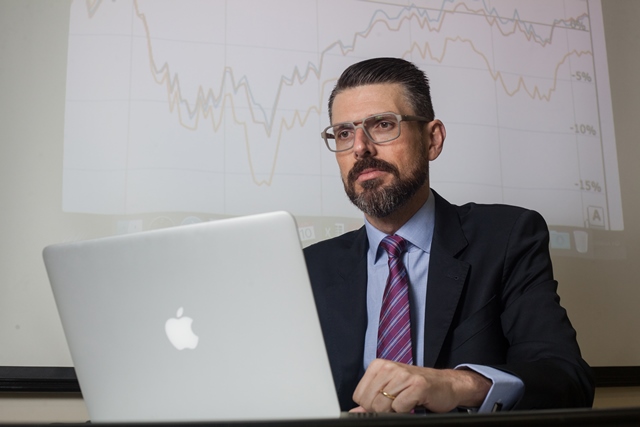 Lei que permite usar FGTS como garantia para empréstimo pode diminuir poder de compra do brasileiro