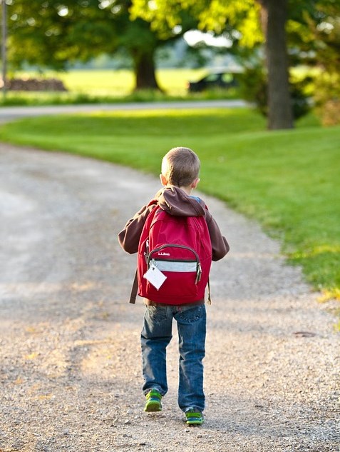 Volta às aulas e os cuidados com o peso da mochila