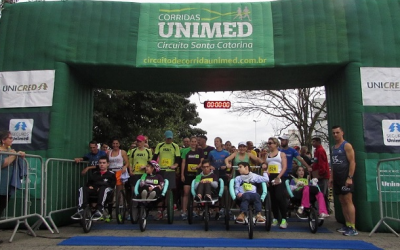 Corrida da Unimed Blumenau reúne mil pessoas em prol da saúde e do bem-estar