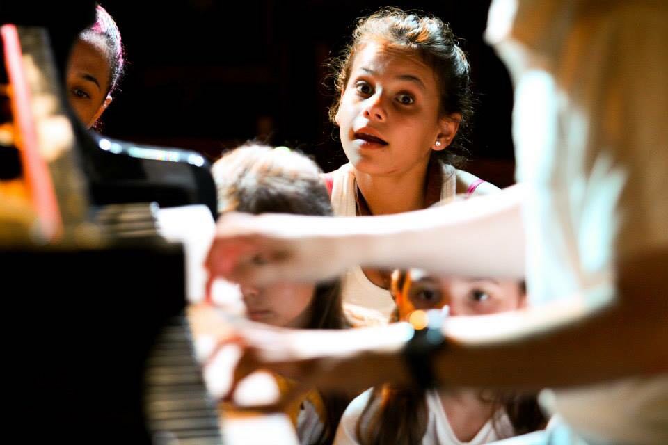 Projeto leva aulas gratuitas de musicalização infantil ao bairro Itoupava Central