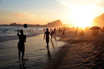 Cuidados necessários com banhos e mergulhos no verão