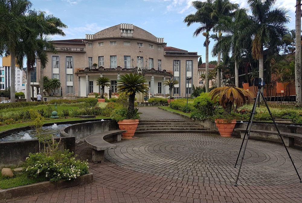 Teatro Carlos Gomes é escaneado para registro de patrimônio histórico