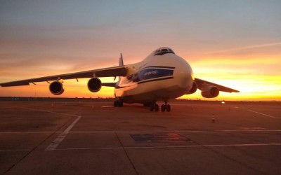 Operação com segundo maior avião de carga do mundo é realizada no Brasil