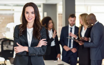 Liderança eficiente: segundo pesquisa, mulheres são mais eficientes à frente dos negócios