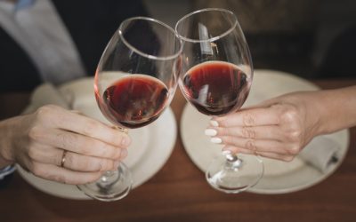 Sommelier esclarece as principais dúvidas sobre os diferentes tipos de embalagens e rolhas para os vinhos