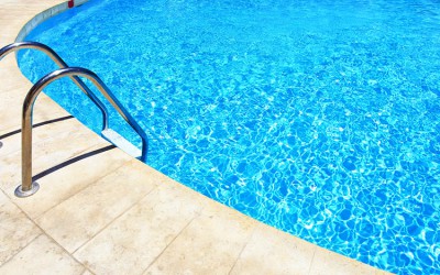 Atenção redobrada no verão: cuidados para evitar acidentes com banhos e mergulhos