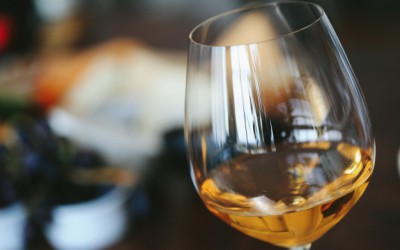 Sommelier dá dicas de vinhos e espumantes para curtir o Carnaval em casa