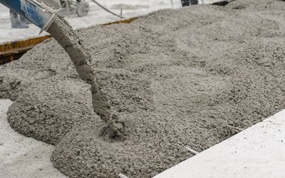 Indústria química desenvolve produto exclusivo no mercado, capaz de aumentar a resistência inicial do concreto em até 15%