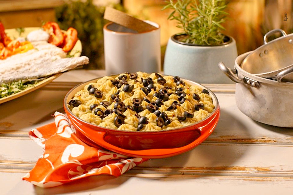 Páscoa em casa: aprenda a receita do Bacalhau à Zé-do-Pipo