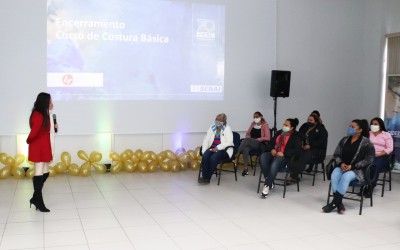 SENAI Blumenau e Instituto Lojas Renner formam turma de Costura Básica