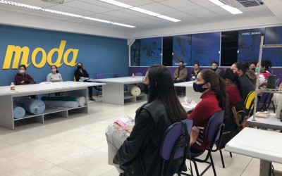 SENAI em parceria com SINTEX, SINTEVE e empresas da região promove curso de costura básica