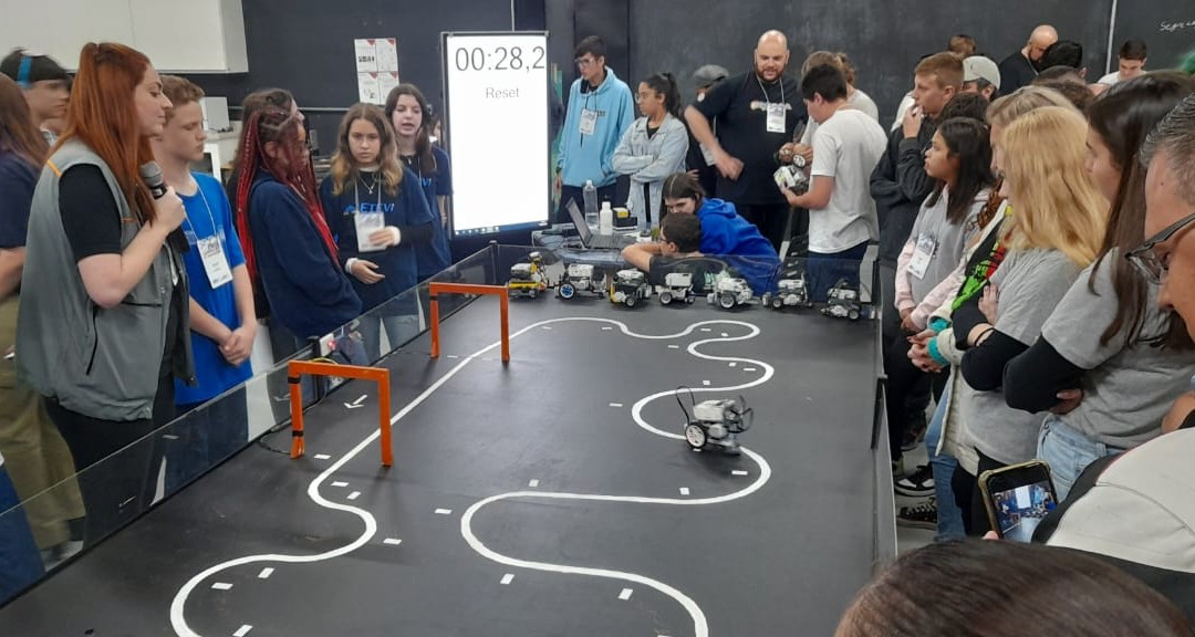 Estudantes do ensino técnico e superior apresentam soluções inovadoras para indústrias do Vale do Itajaí