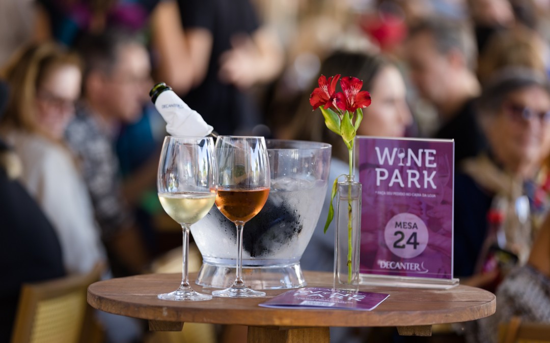 Fim de semana com bons vinhos, comida e música ao vivo