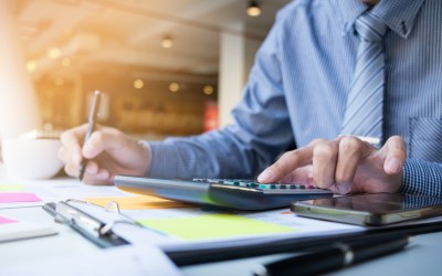 Terceirizar serviços contábeis pode auxiliar empresas na tomada de decisões estratégicas?