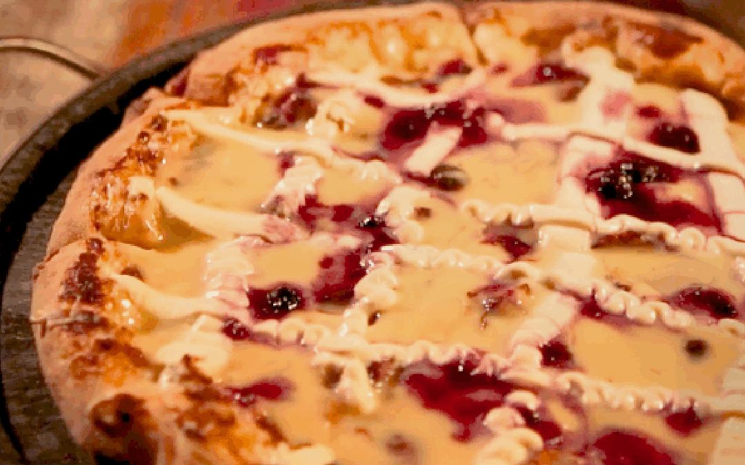 Sobremesas que saem do forno: pizzaria transforma doces clássicos em pizza