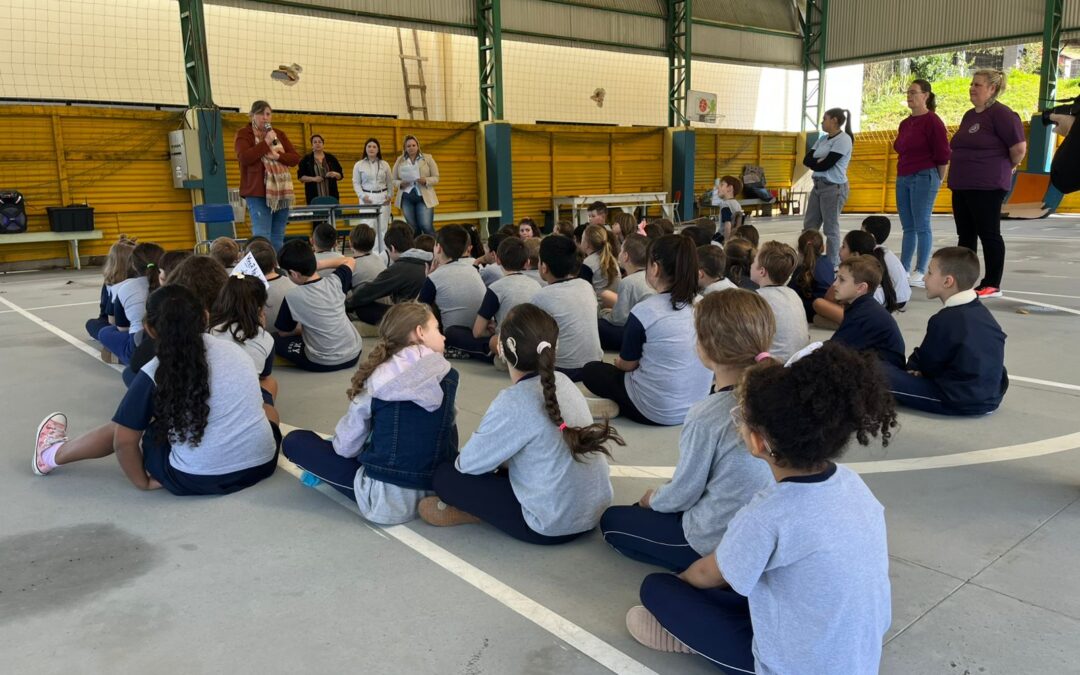 Crianças de Gaspar aprendem sobre sustentabilidade em gincana escolar